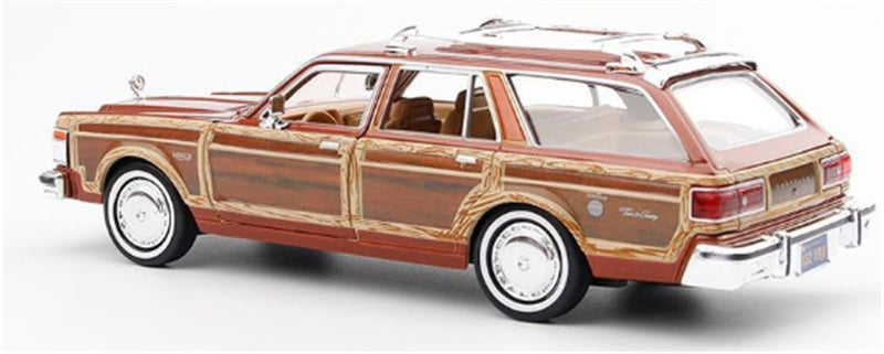 1979 Chrysler LeBaron Town & Country Cream 1:24 Model Car by Motormax