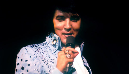 Elvis Presley’s Iconic 1972 Performance of “An American Trilogy”