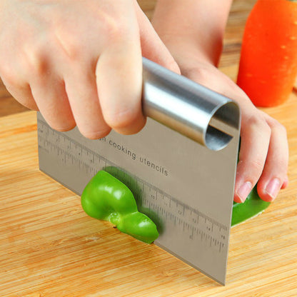 Professional Grade Stainless Steel Dough Scraper for Precise Cuts