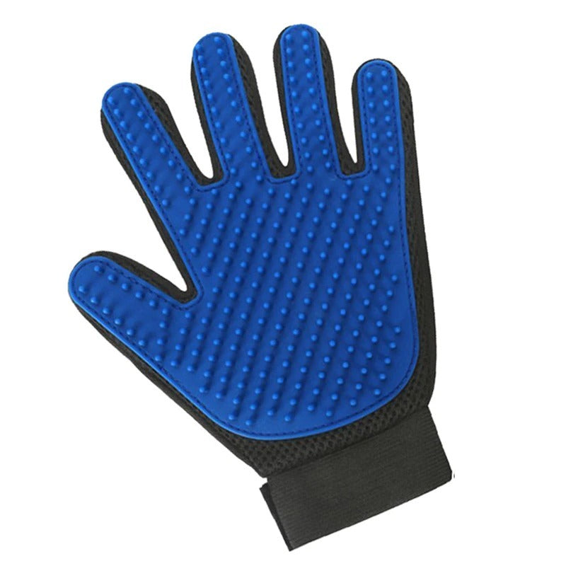 Comfortable grooming glove for cats, featuring 180 silicone tips, designed to reduce shedding and improve coat health