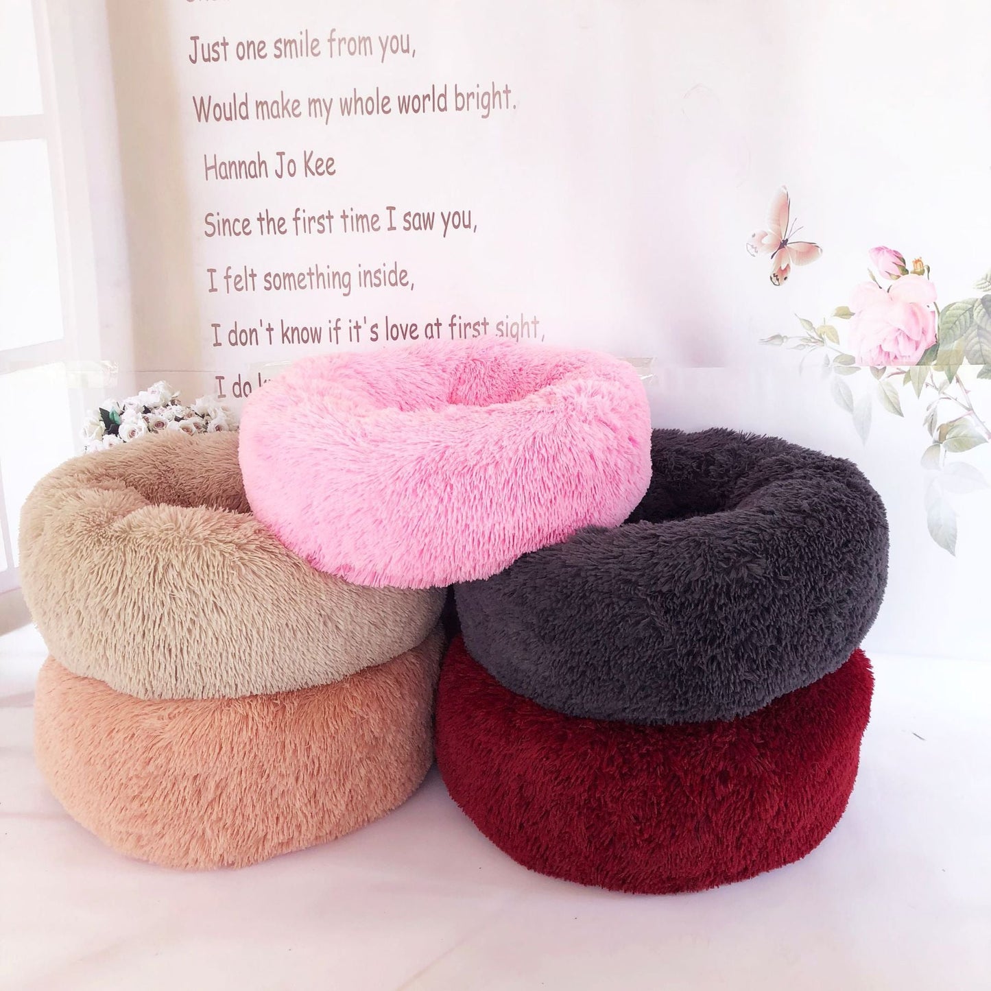 Soft Vegan Fur Calming Bed for Pets - Luxury Design, Various Sizes & Colors